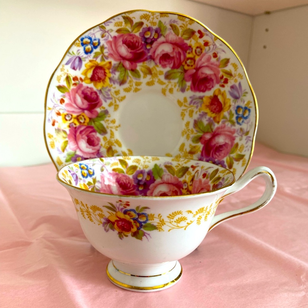 VTG Royal Albert Bone China Teacup and Saucer in the Pattern "Serena"